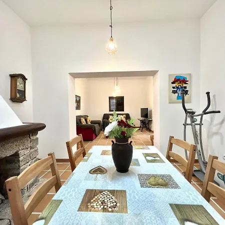 Casa Grande Con Terraza, Barbacoa, Vista A Montana En Ye *