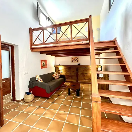 Casa Grande Con Terraza, Barbacoa, Vista A Montana En Ye * Haria
